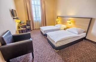 Отель Hotel Lomsia Ахалцихе Стандартный двухместный номер с 1 кроватью или 2 отдельными кроватями-2